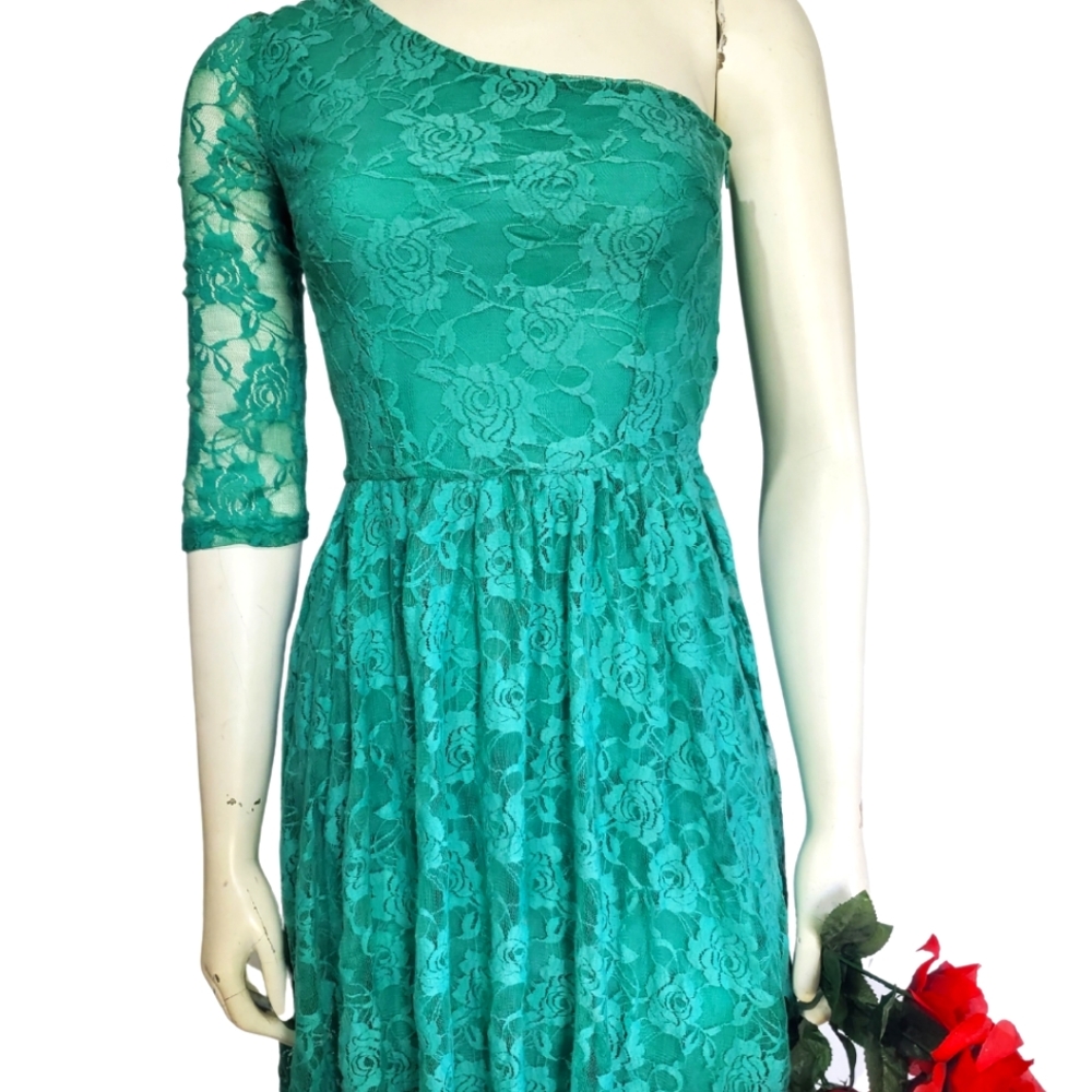 Gianni Bini One Shoulder Lace Dress